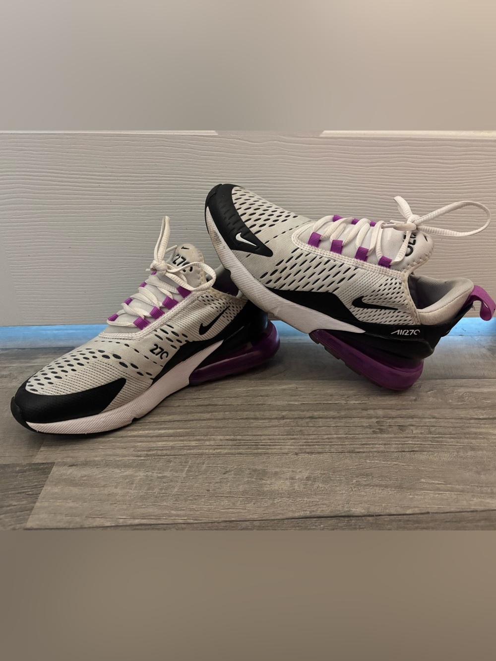 Women’s Nike Air Max 270 sneakers